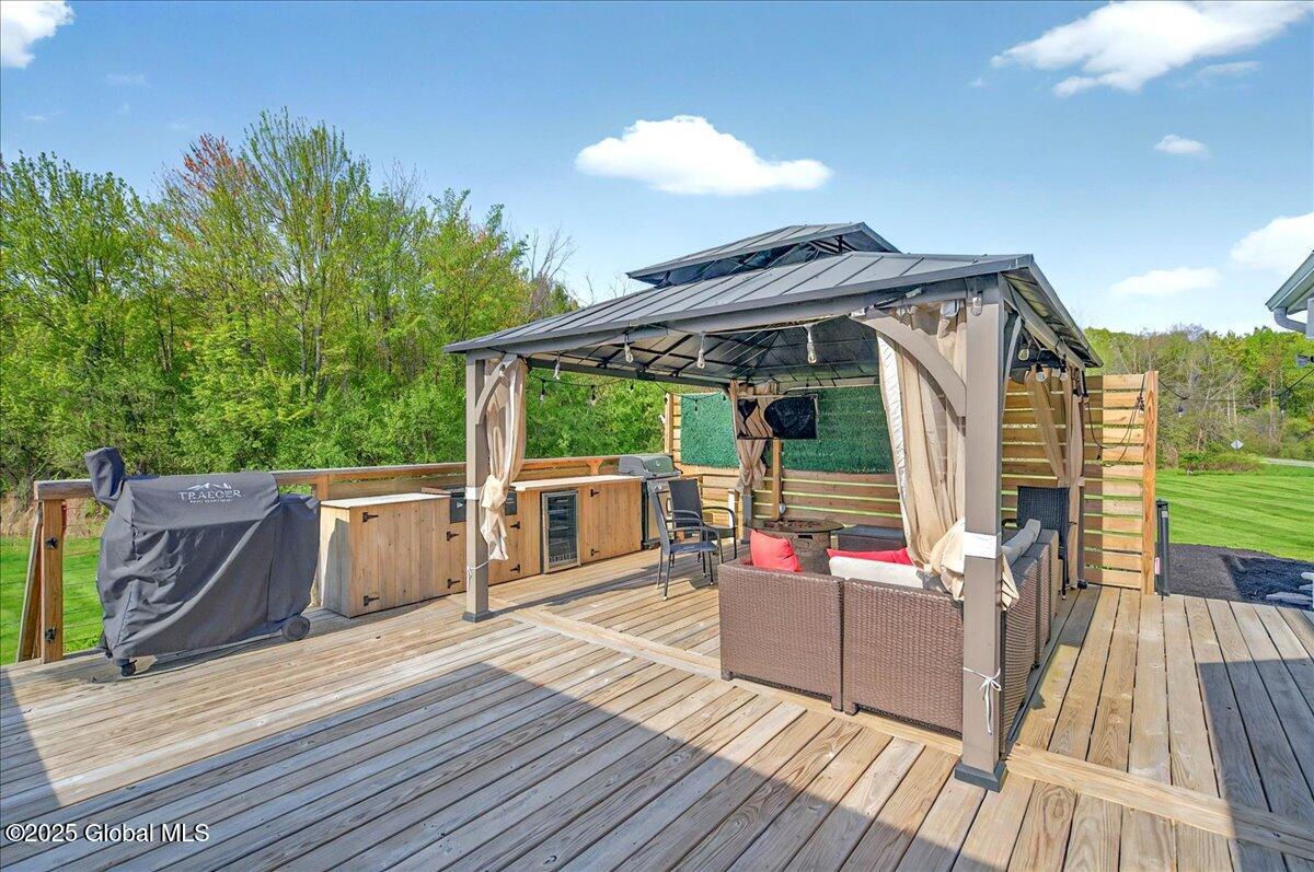 118 Appleton Road Clifton Park, NY 12148 - Photo 6 of 90 Outdoor Cabinets & Cooktop Grille!