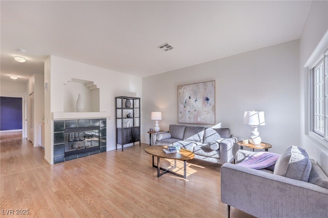 1851 Hillpointe Road, Unit 2524 Henderson, NV 89074 - Photo 2 of 40 Living Room