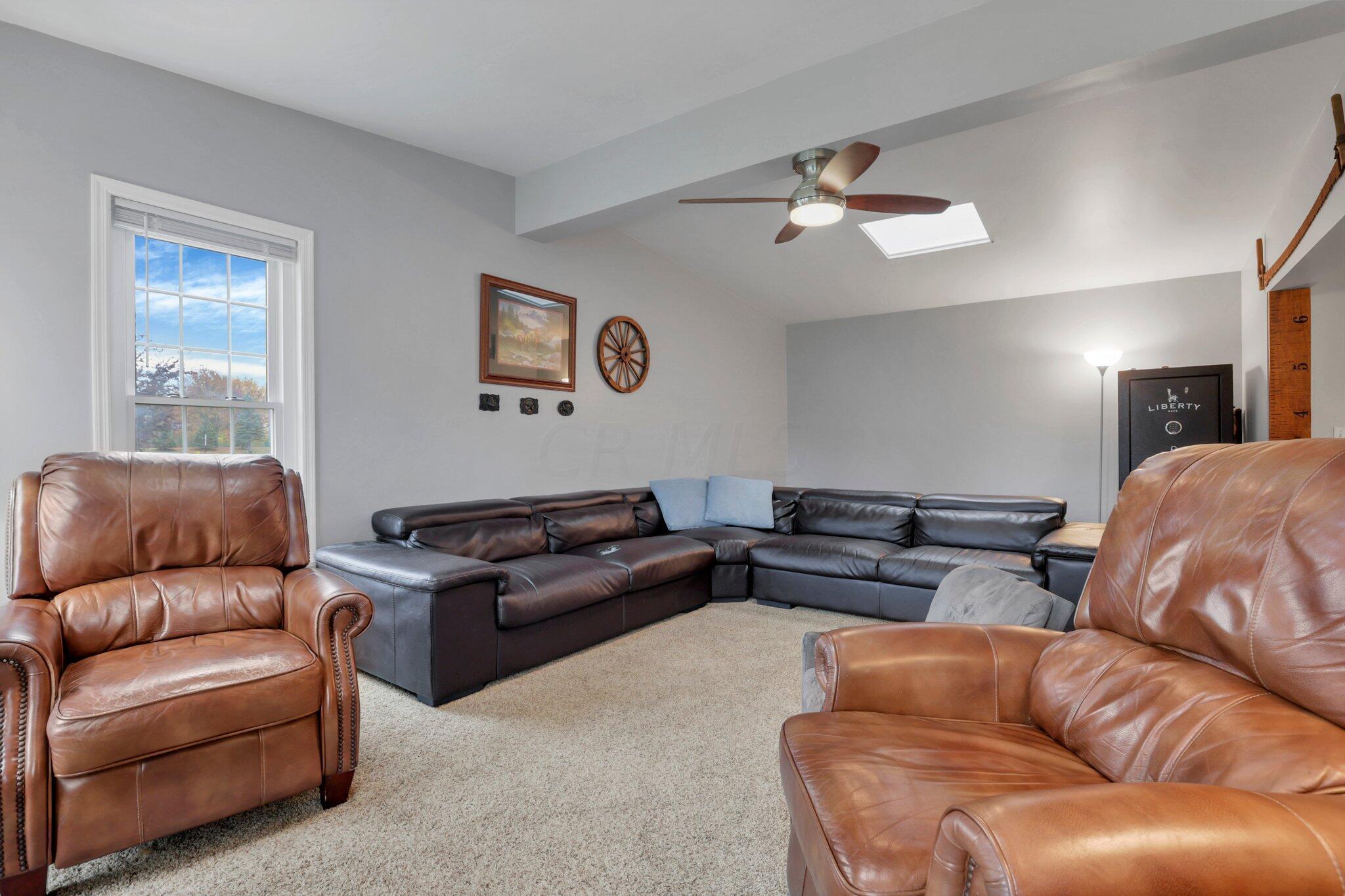 4708 Watkins Road Southwest Pataskala, OH 43062 - Photo 15 of 68 Great Room