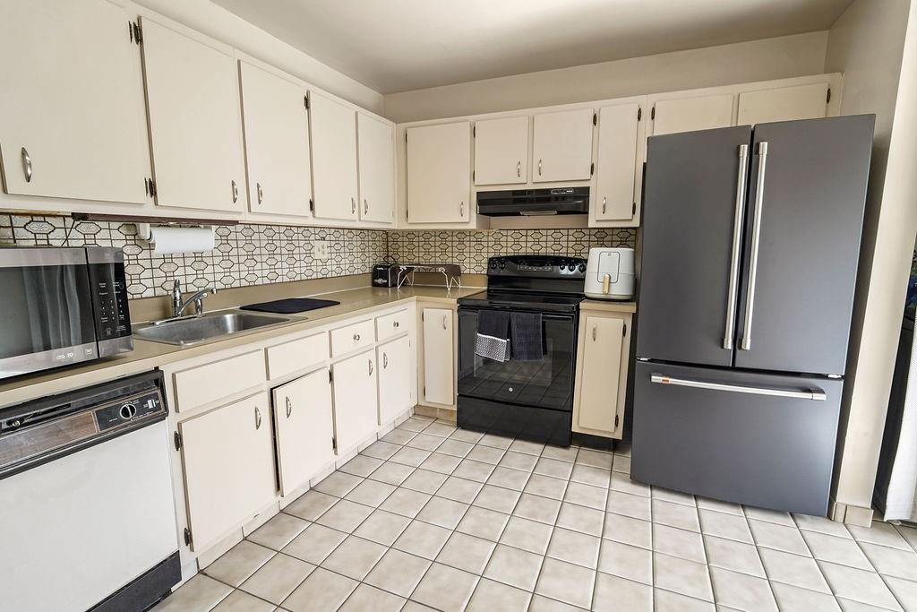 6006 Northwest 3rd Street Margate, FL 33063 - Photo 6 of 30 Photo 6