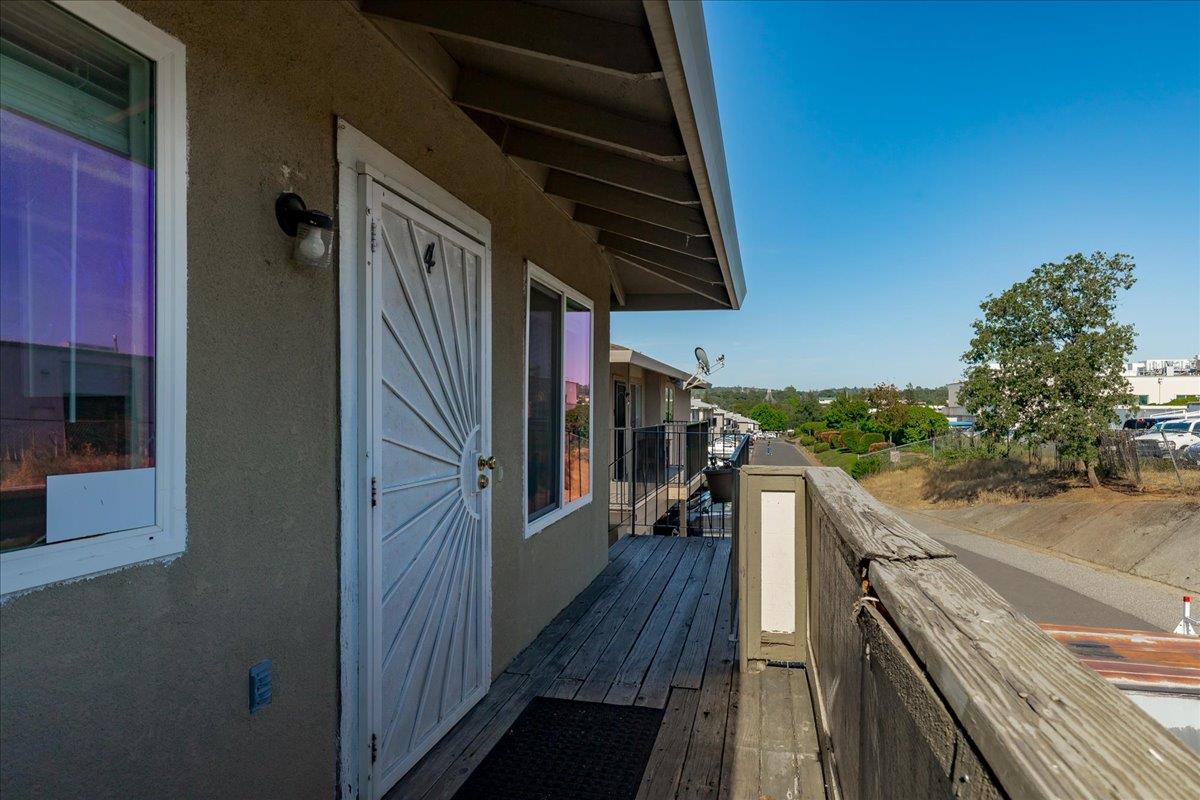 11570 Garnet Way, Unit 4 Auburn, CA 95602 - Photo 3 of 44