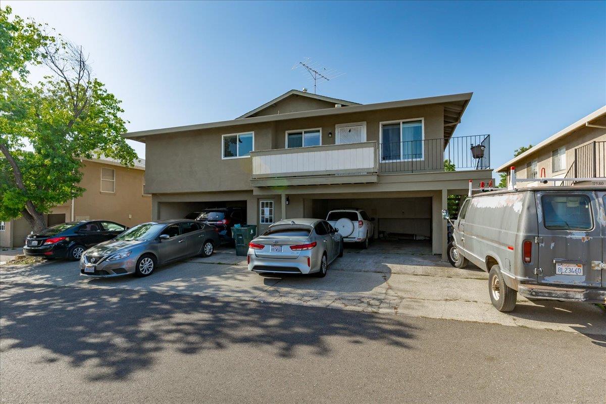 11570 Garnet Way, Unit 4 Auburn, CA 95602 - Photo 37 of 44 a car parked in front of a house