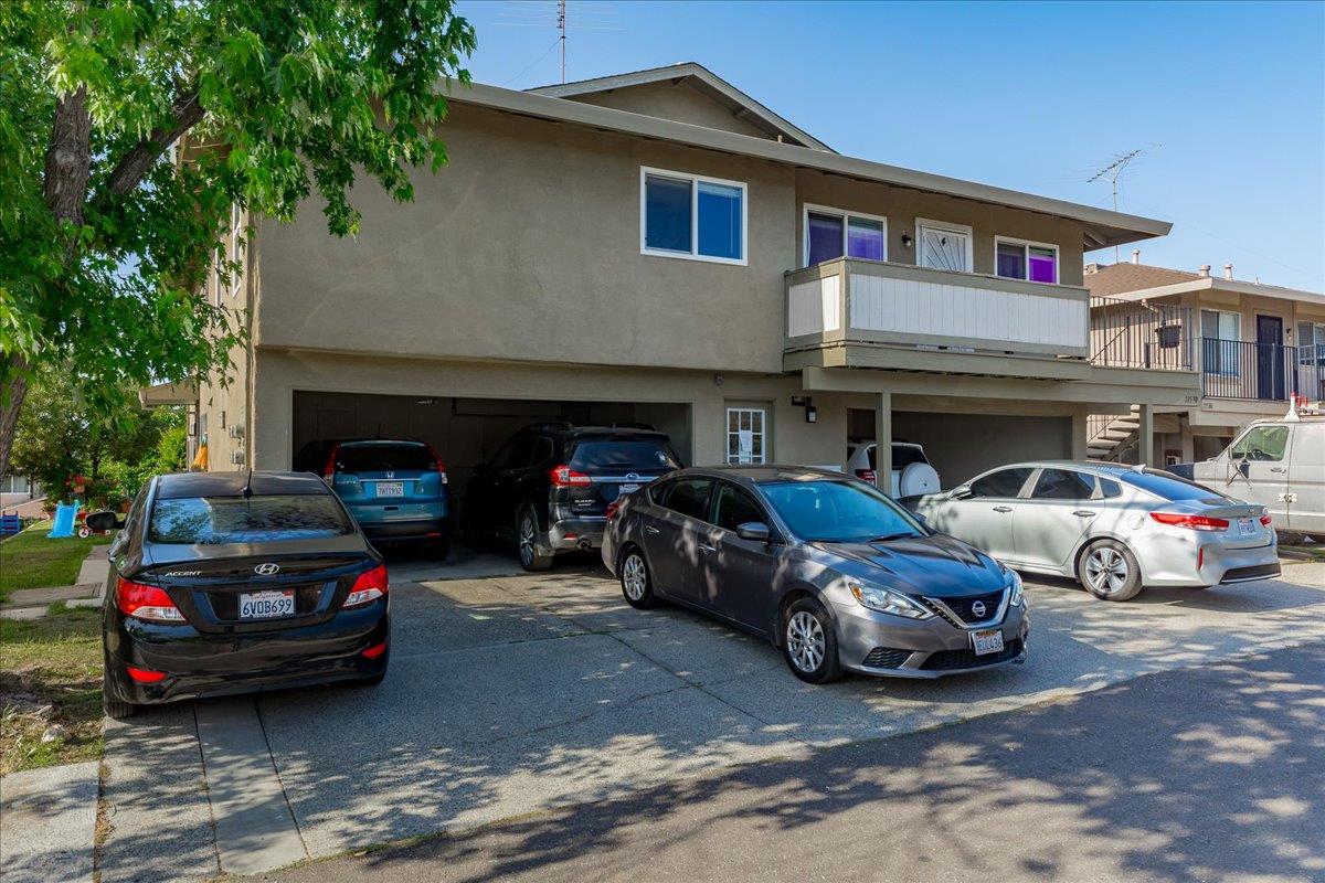 11570 Garnet Way, Unit 4 Auburn, CA 95602 - Photo 41 of 44 a car parked in garage