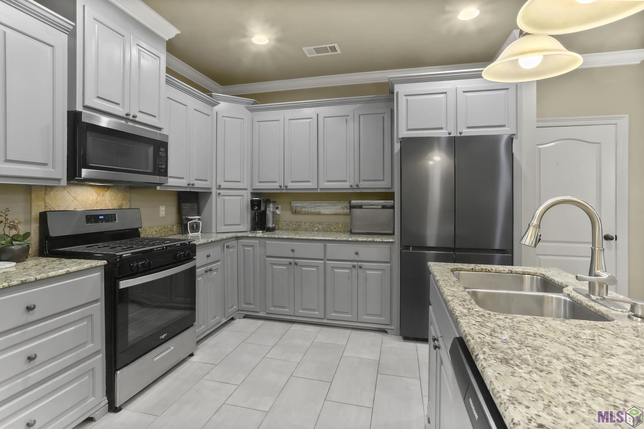 8135 Lavender Drive Baton Rouge, LA 70818 - Photo 7 of 20