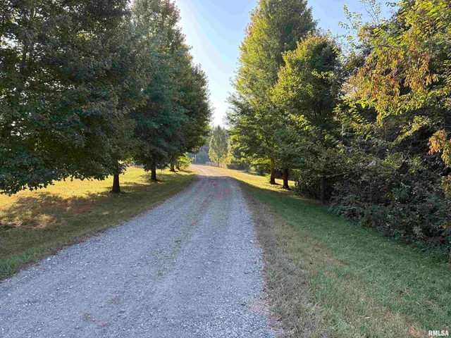 $255,000 | 25 North Thousand Dollar Road, Brimfield, IL 61517