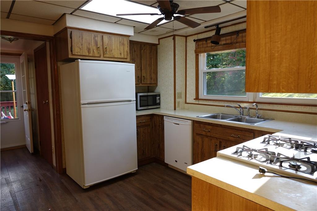 485 Evans City Road Butler, PA 16001 - Photo 10 of 25 Kitchen
