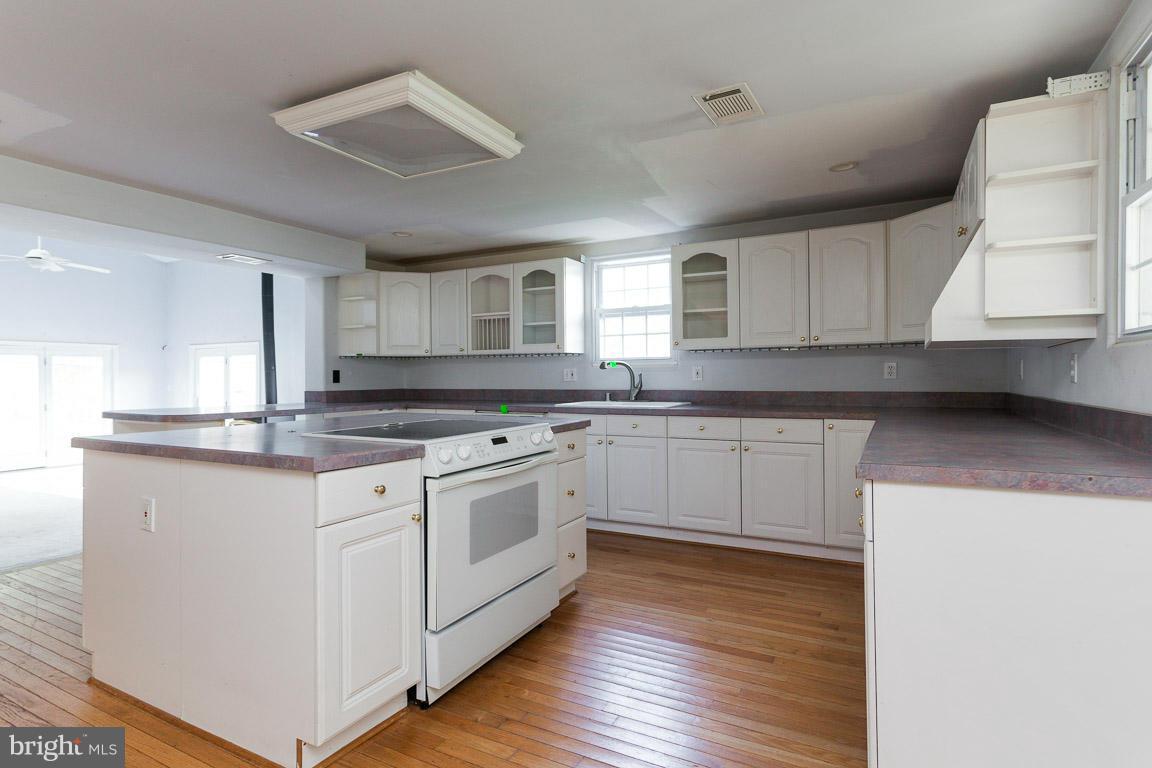 10911 Juniper Road Kingsville, MD 21087 - Photo 14 of 30 Kitchen