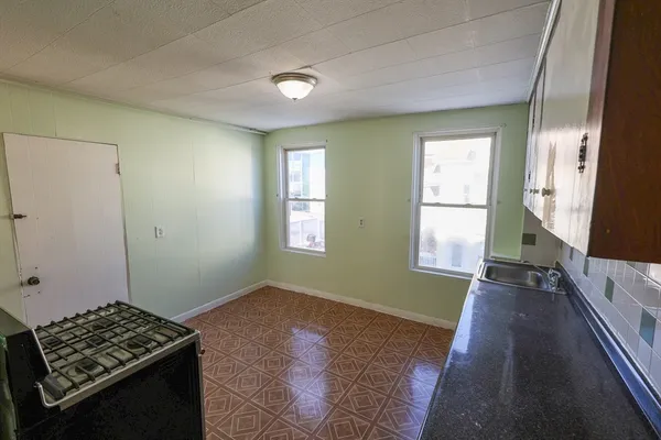$2,800 | 37 Clarkson Street, Unit 1, Boston, MA 02125