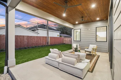 $1,395,000 | 107 East 24th Street, Houston, TX 77008