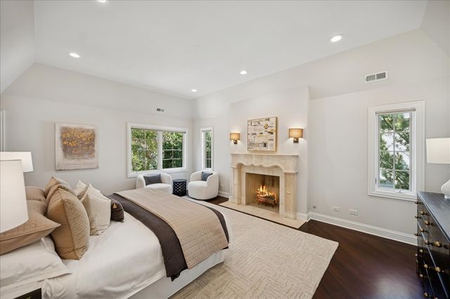 $2,100,000 | 520 Provident Avenue, Winnetka, IL 60093