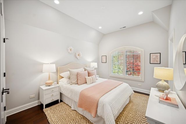 $2,100,000 | 520 Provident Avenue, Winnetka, IL 60093