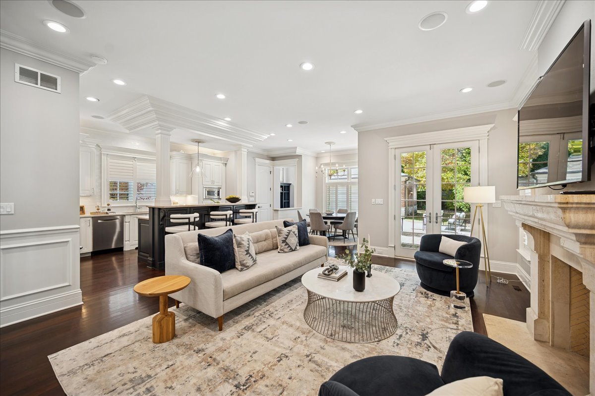 520 Provident Avenue Winnetka, IL 60093 - Photo 10 of 41 a living room with fireplace furniture and a fireplace