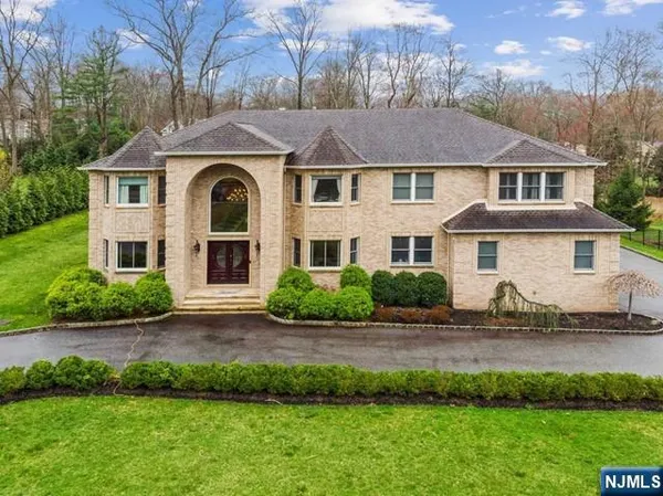 $12,450 | 324 Lake Street, Upper Saddle River, NJ 07458