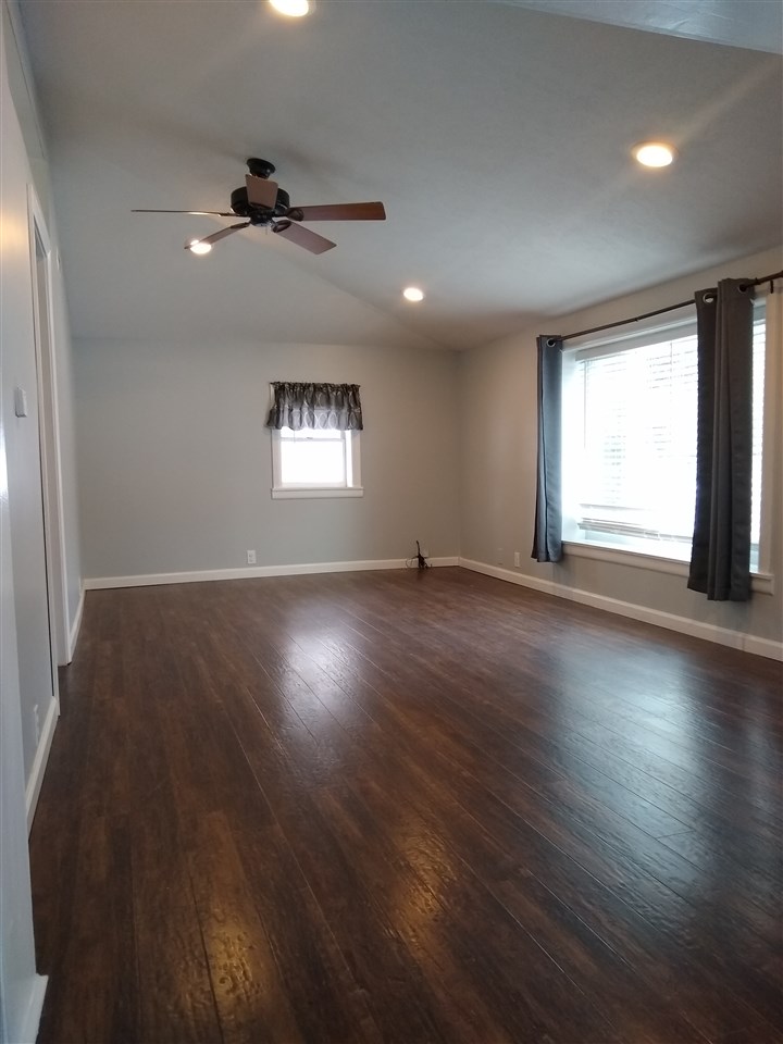 2267 Vandekarr Road Owosso, MI 48867 - Photo 11 of 27 31397593-10.JPG