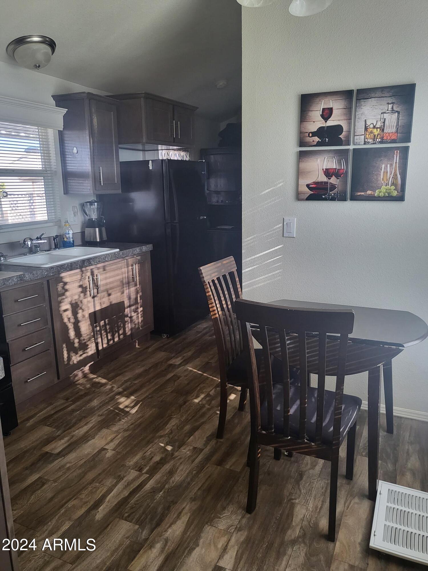 21302 Westward View Road Congress, AZ 85332 - Photo 13 of 19 Eating Area
