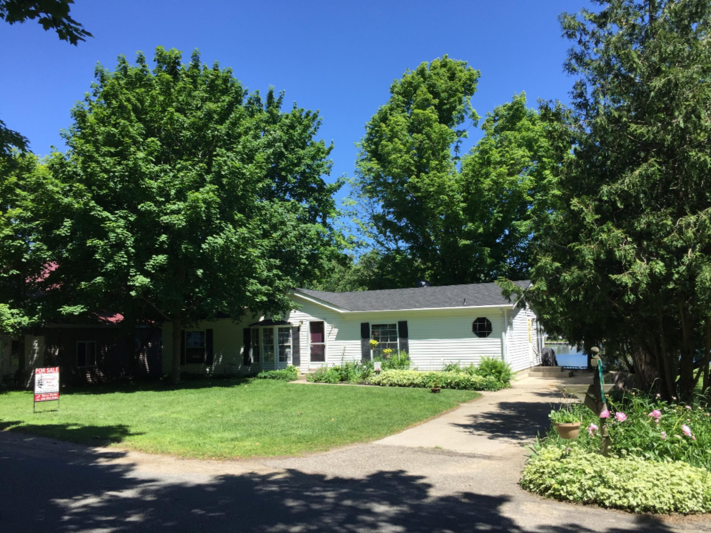 110 Coats Grove Road Hastings, MI 49058 - Photo 2 of 37 IMG_5856