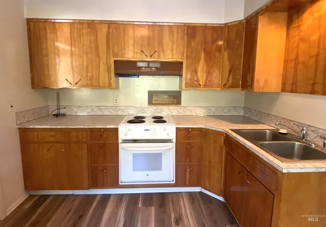 $549,000 | 484 Old River Road, Avery, ID 83802