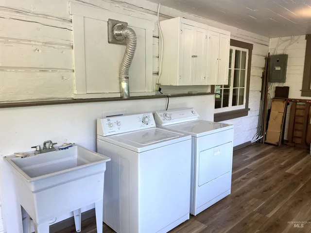 $549,000 | 484 Old River Road, Avery, ID 83802