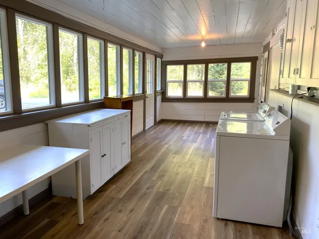 $549,000 | 484 Old River Road, Avery, ID 83802