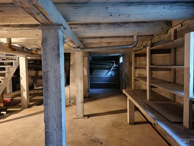 $549,000 | 484 Old River Road, Avery, ID 83802