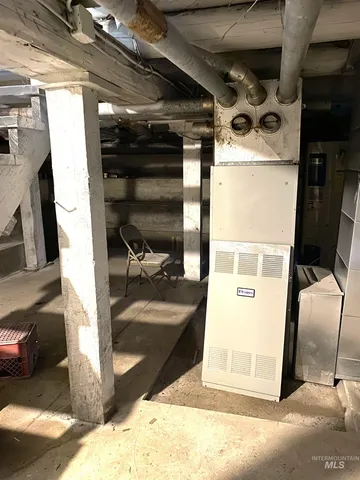 $549,000 | 484 Old River Road, Avery, ID 83802