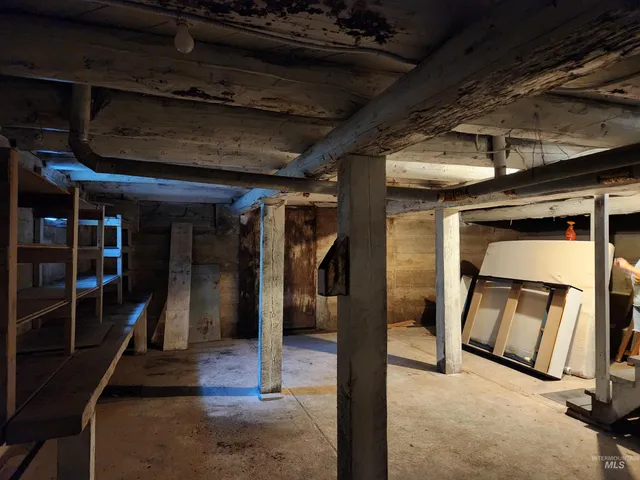 $549,000 | 484 Old River Road, Avery, ID 83802