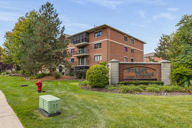 $225,000 | 6820 Winding Trail, Unit 101, Oak Forest, IL 60452