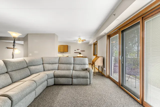 $225,000 | 6820 Winding Trail, Unit 101, Oak Forest, IL 60452