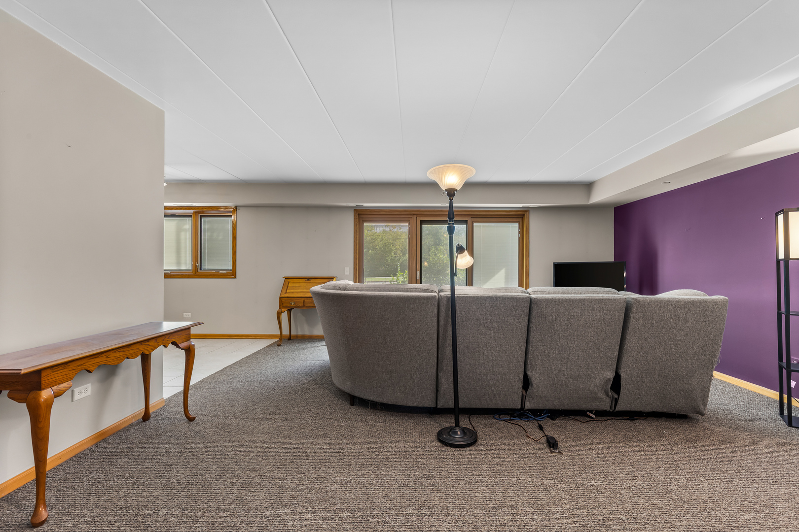 6820 Winding Trail, Unit 101 Oak Forest, IL 60452 - Photo 5 of 21 a living room with furniture and a window