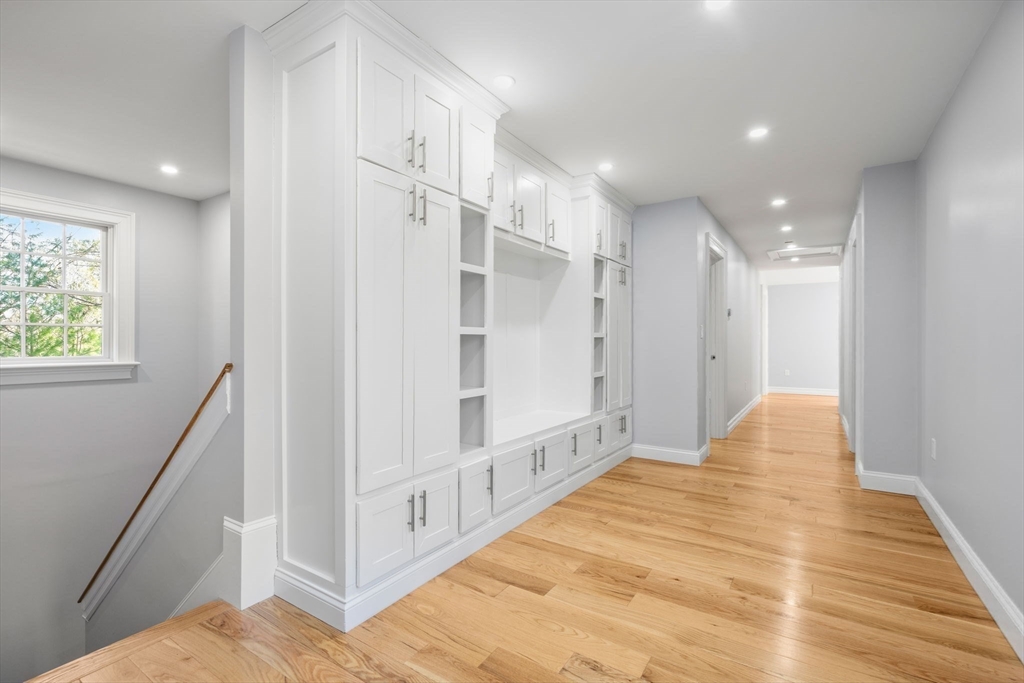 10 Hitching Post Lane Weston, MA 02493 - Photo 35 of 42 a view of entryway
