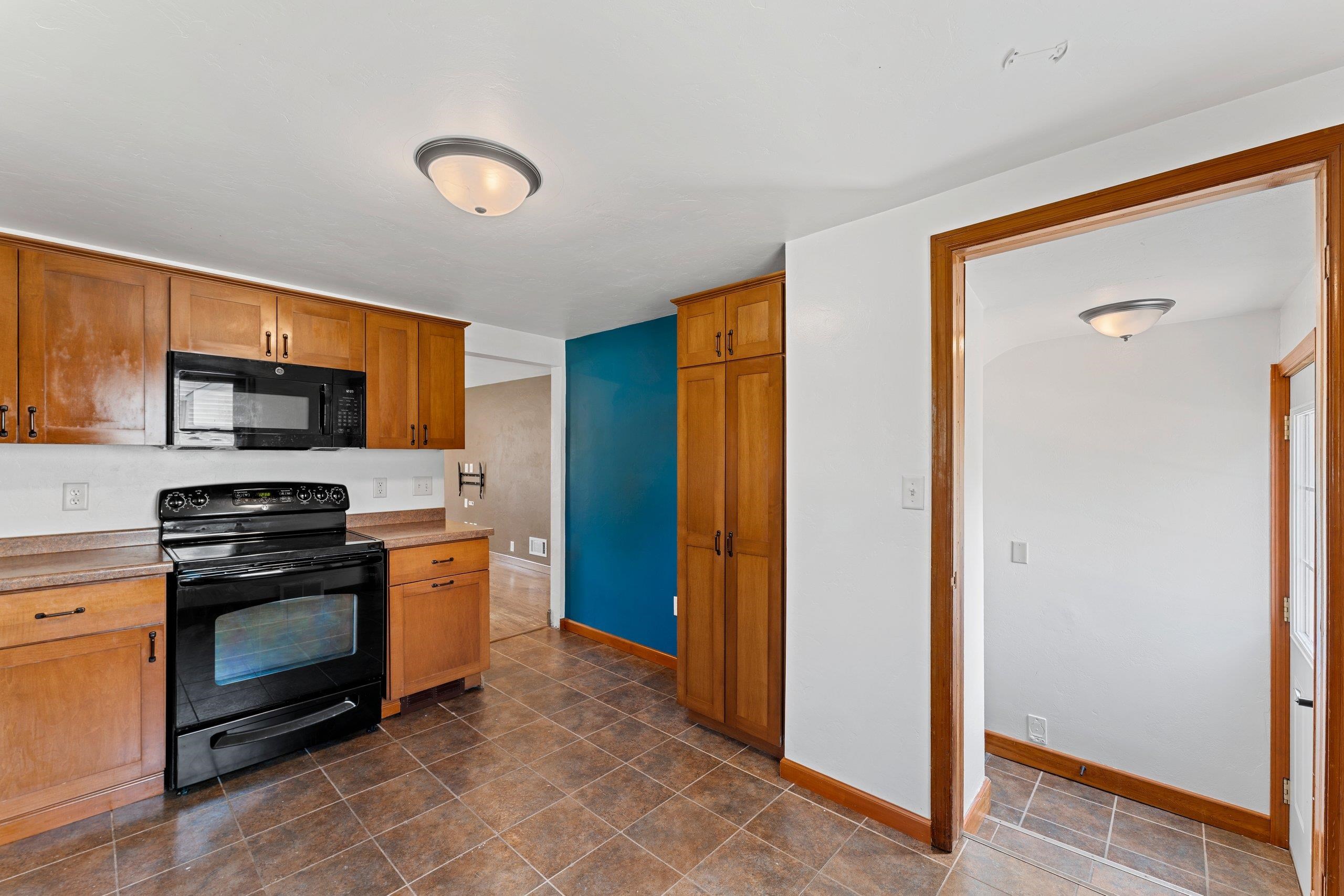 1405 West Brewster Street Appleton, WI 54914 - Photo 7 of 42
