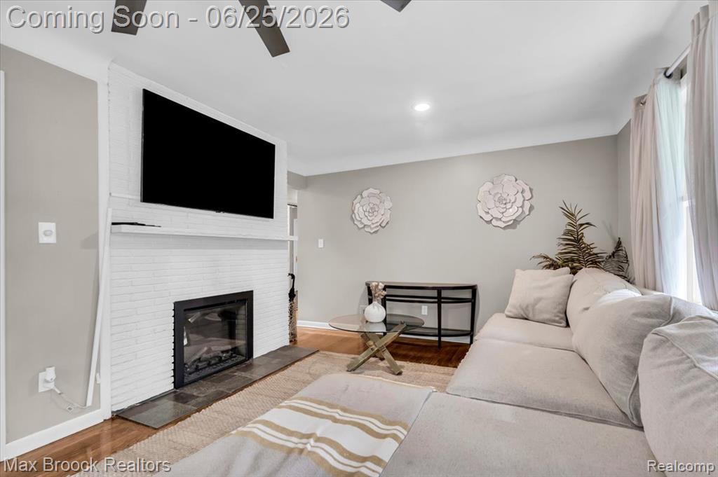 28403 Peppermill Road Farmington, MI 48331 - Photo 4 of 33