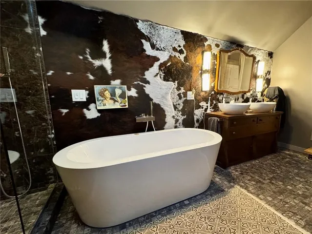 $750,000 | 2221 Highview Road Southwest, Atlanta, GA 30311