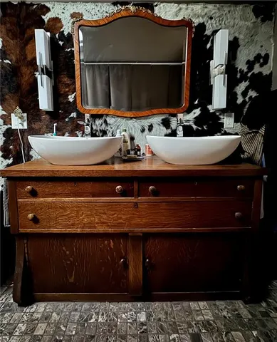 $750,000 | 2221 Highview Road Southwest, Atlanta, GA 30311