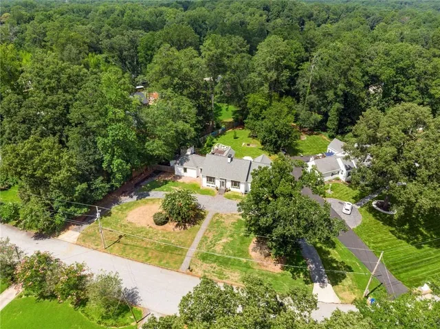 $750,000 | 2221 Highview Road Southwest, Atlanta, GA 30311
