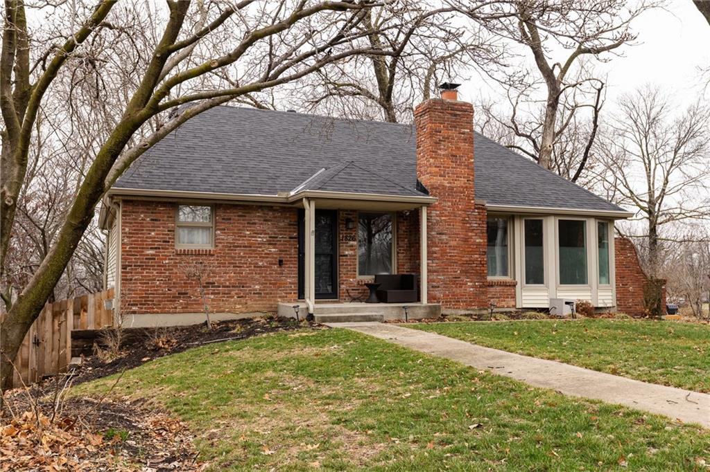 1826 Northwest Woodland Road Riverside, MO 64150 - Photo 2 of 48