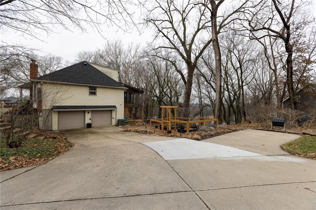 1826 Northwest Woodland Road Riverside, MO 64150 - Photo 39 of 48