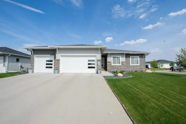 $689,000 | 5674 43rd Street South, Fargo, ND 58104