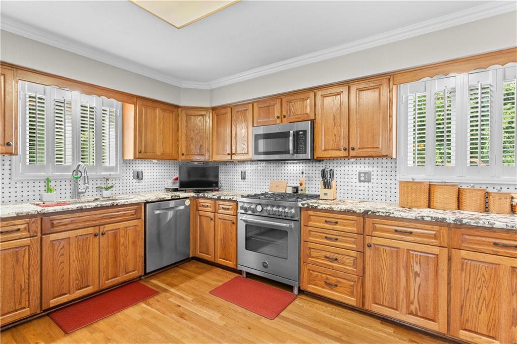 1090 Northeast Blackwell Road Lee's Summit, MO 64086 - Photo 11 of 35