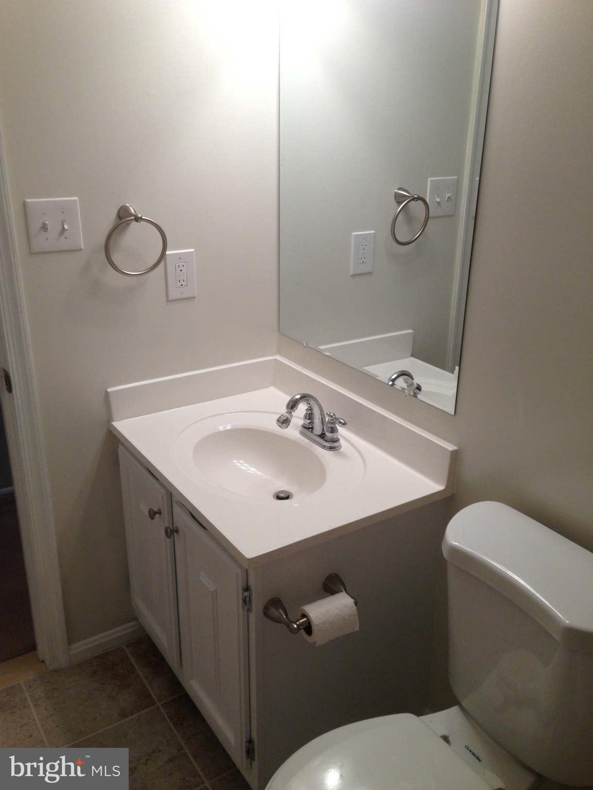 5531 Ridgeton Hill Court Fairfax, VA 22032 - Photo 12 of 19 Bath