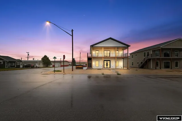 $695,000 | 118 South Lincoln Avenue, Glendo, WY 82213