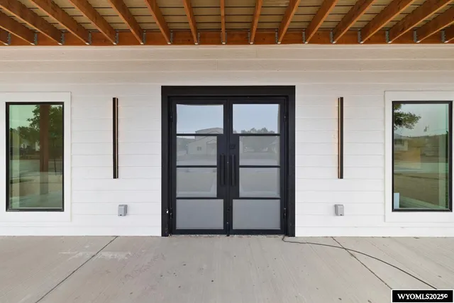 $695,000 | 118 South Lincoln Avenue, Glendo, WY 82213