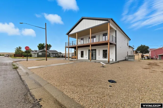 $695,000 | 118 South Lincoln Avenue, Glendo, WY 82213