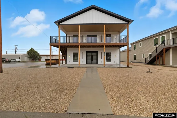 $625,000 | 118 South Lincoln Avenue, Glendo, WY 82213
