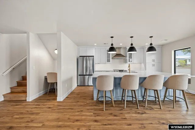 $695,000 | 118 South Lincoln Avenue, Glendo, WY 82213