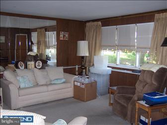 9722 Laramie Road Philadelphia, PA 19115 - Photo 5 of 6 Family Room