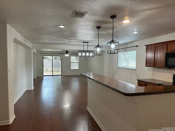 $2,300 | 257 Horse Hill, Boerne, TX 78006