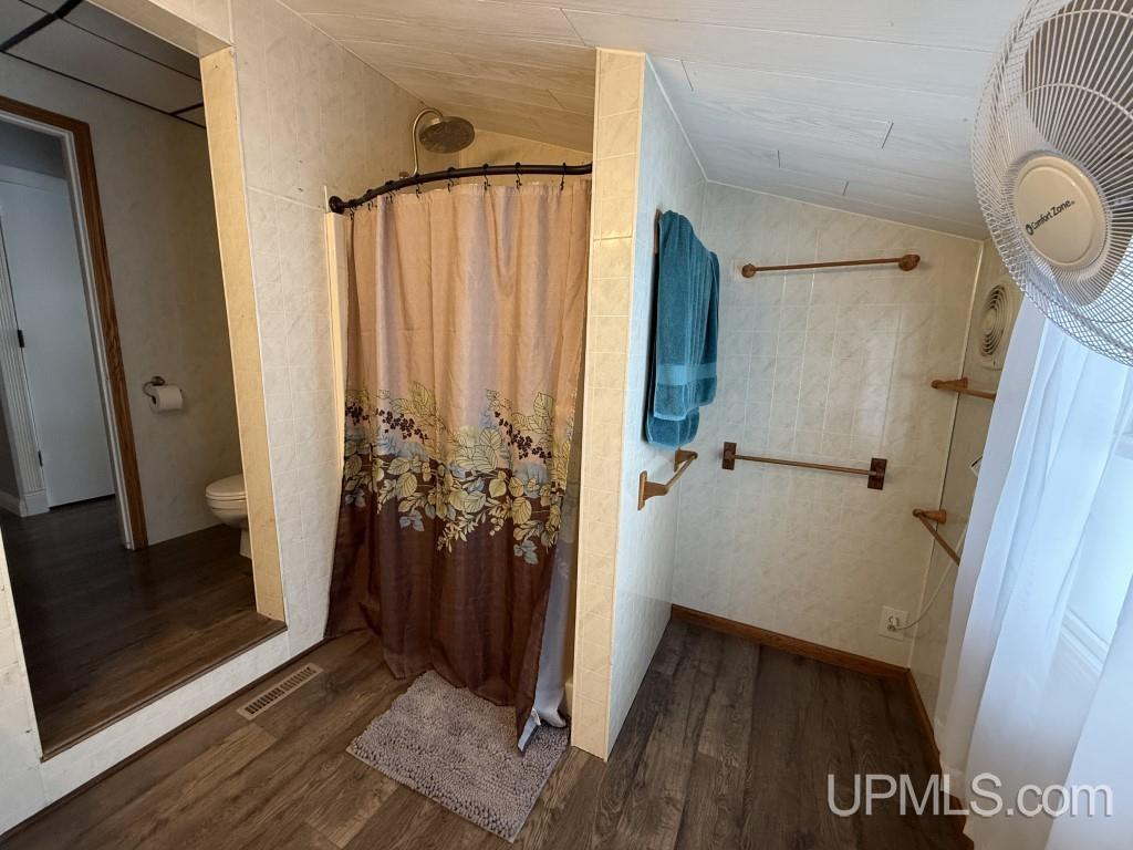 N7771 Carmody Road Munising, MI 49862 - Photo 16 of 78 Gallery Image 16