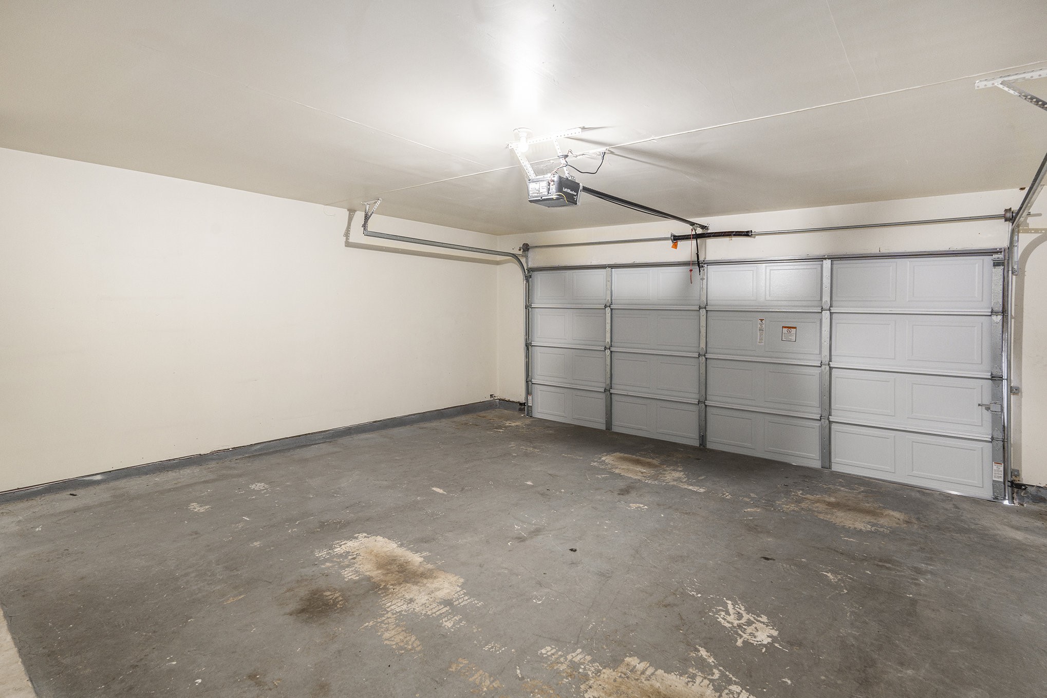 18227 Thicket Grove Road Houston, TX 77084 - Photo 24 of 28 a view of a garage