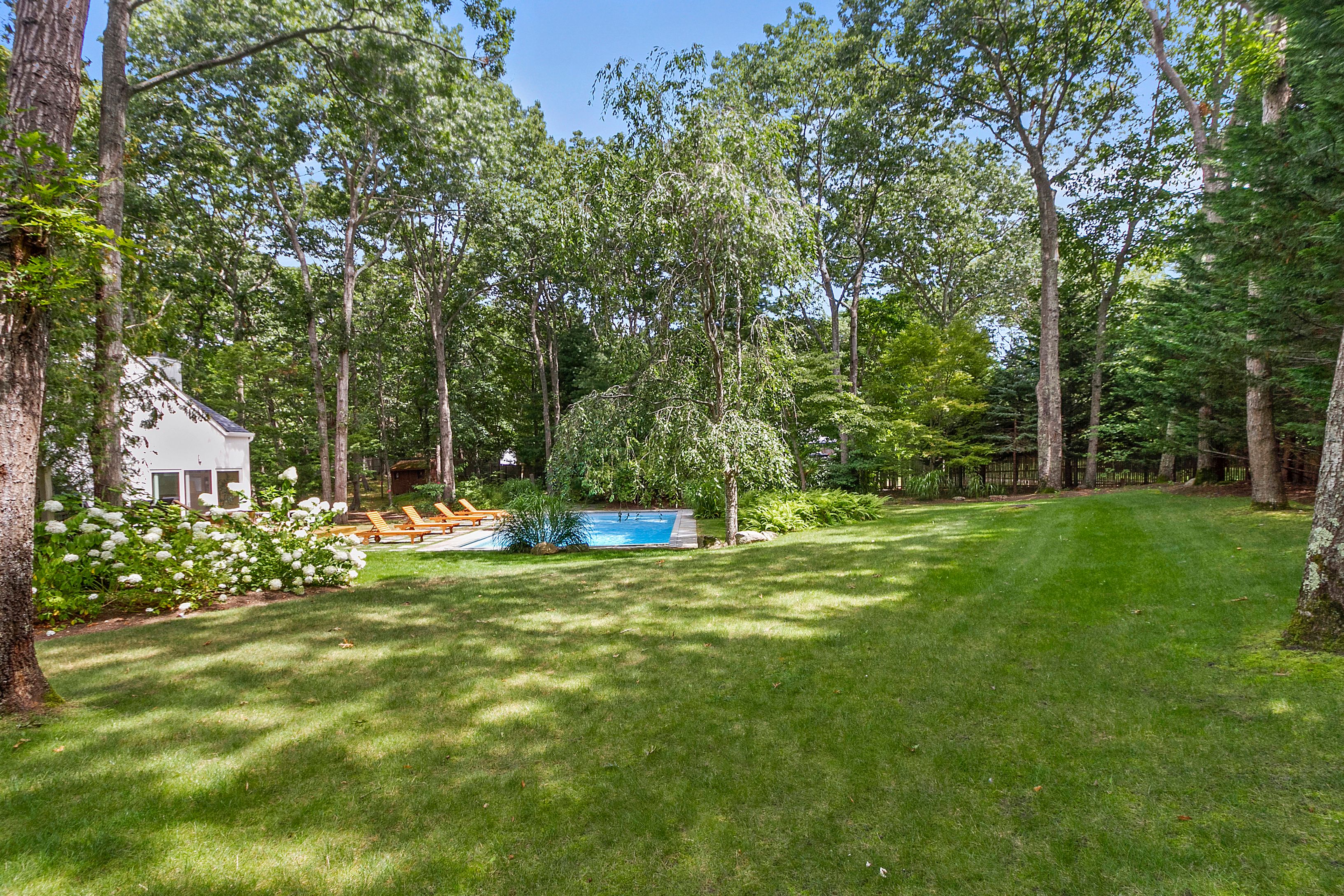 4 Fox Glove Road East Hampton, NY 11937 - Photo 2 of 20